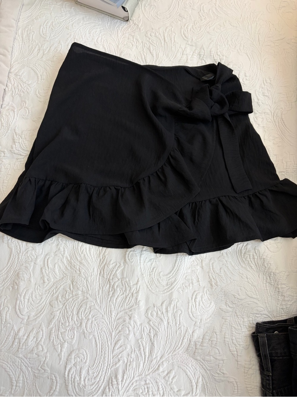 Black Ruffle Wrap Skirt - Pink Lilly Size M